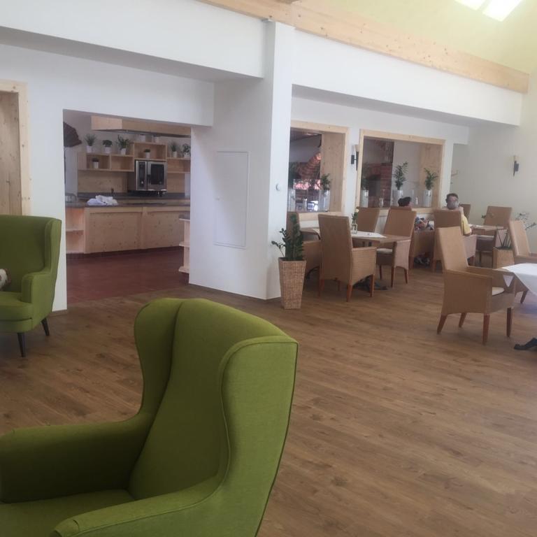 Hotel Restaurant Grune Au Poellau Exteriör bild